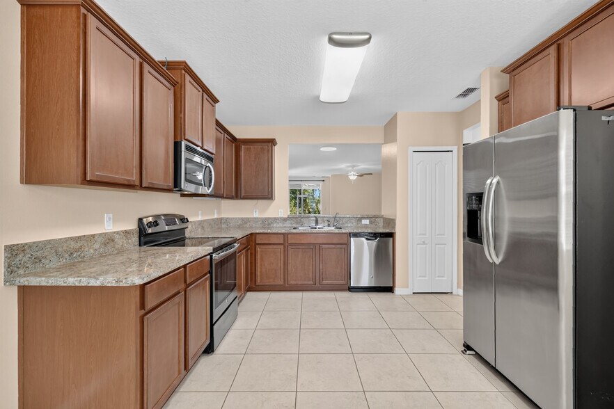 Building Photo - 345 Red Kite Dr
