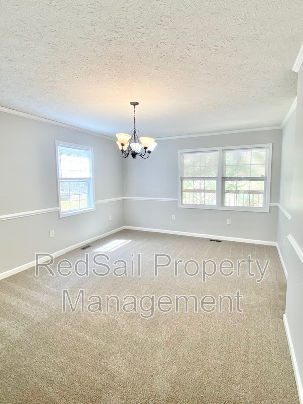 Building Photo - 102 Thunderbird Ln