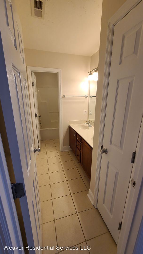 Building Photo - 4 br, 3 bath House - 512 Captains Place