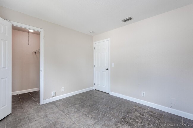 Building Photo - 3482 48th Ln S