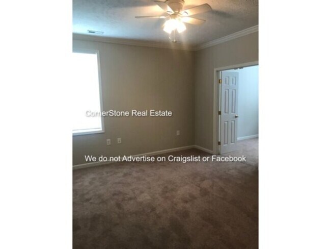 Building Photo - 4040 Bardstown Ct