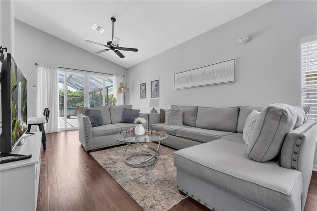 Building Photo - 16635 Palm Spring Dr
