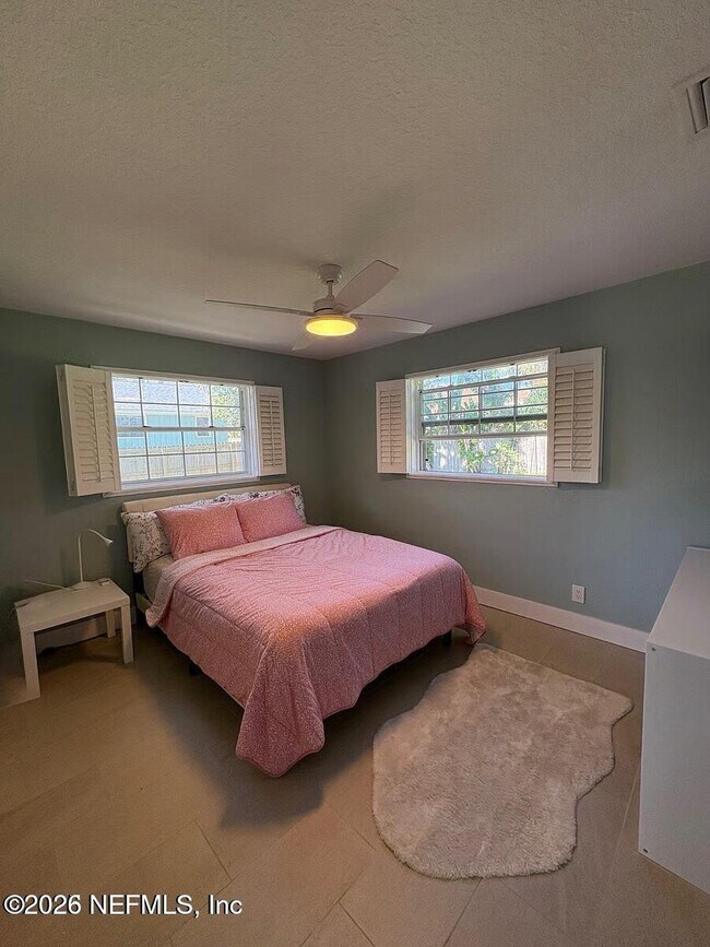 Building Photo - 130 Southwind Cir