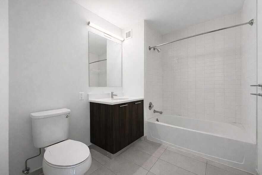 Building Photo - 1524 Sheepshead Bay Rd