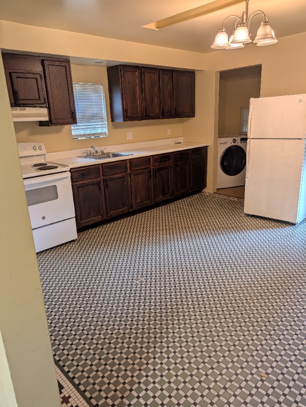 Building Photo - 518 N Main Ave