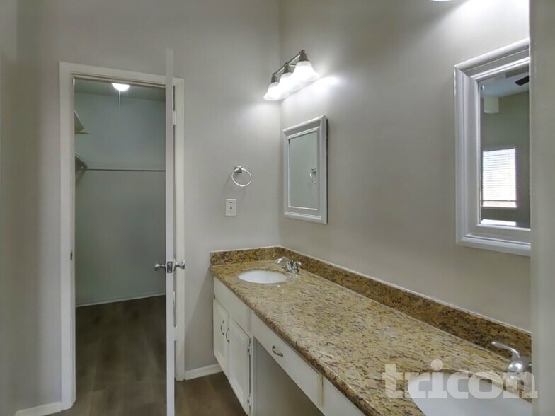 Building Photo - 11118 Nepau Dr