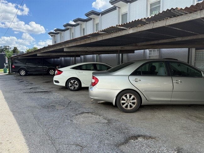 Building Photo - 1000 Heights Blvd