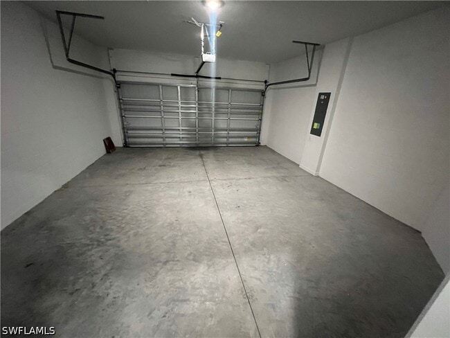 Building Photo - 2320 Dragonfruit Wy