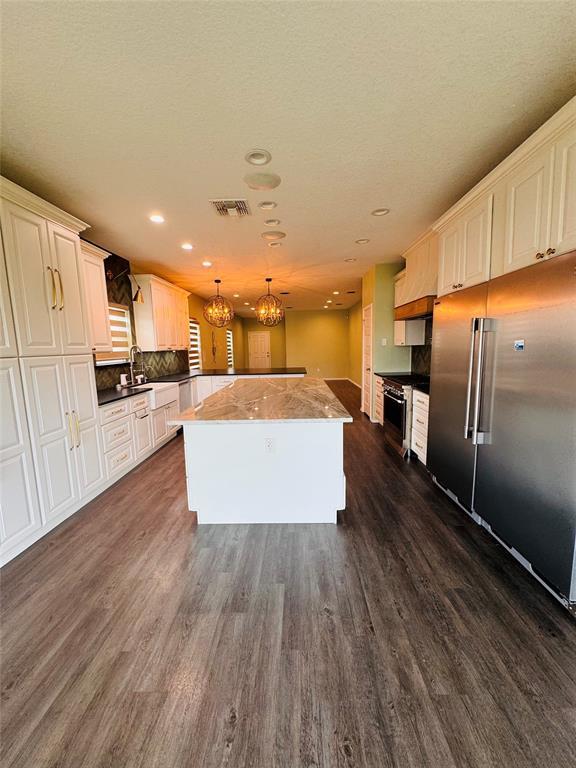 Building Photo - 13535 Lily Ln