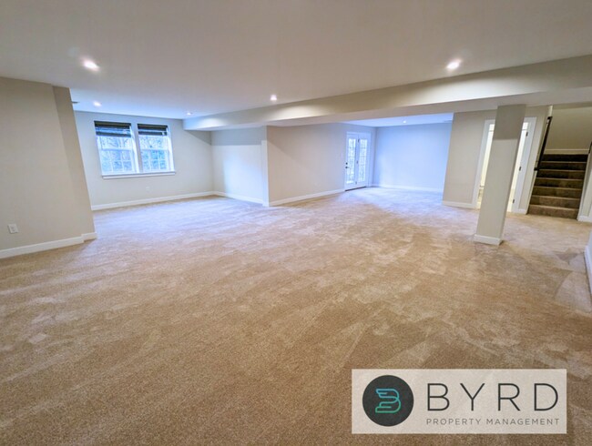 Building Photo - 15700 Cambria Cove Blvd