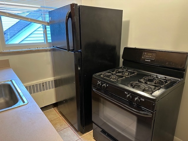 Kitchen Appliances - 2283 Rosedale Ave