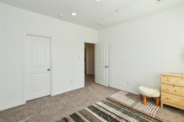 Building Photo - 8905 Stablehand Mews