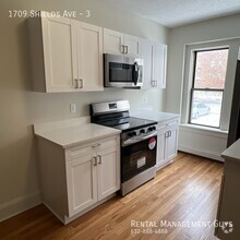 Building Photo - Huge 2 Bedroom! Completely Remodeled!