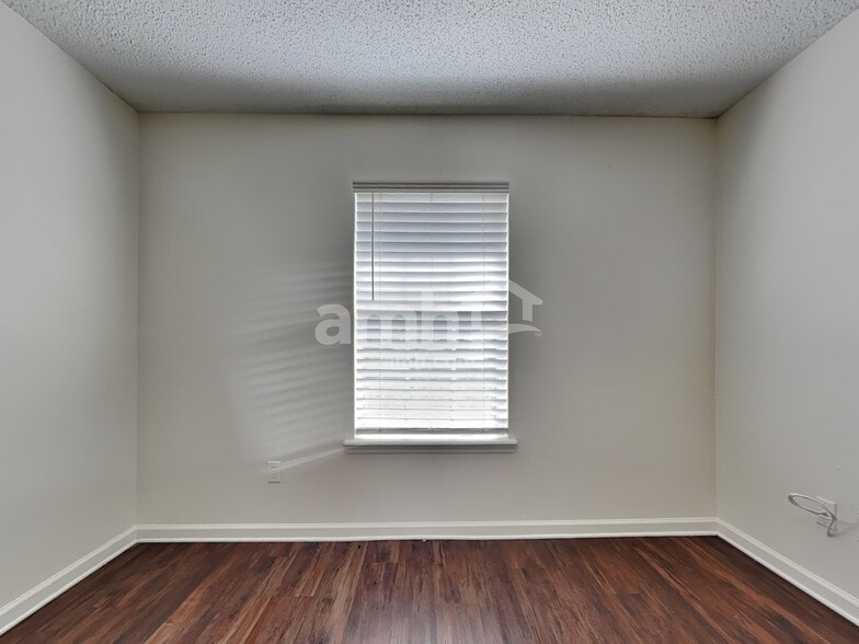 Building Photo - 11127 Lauren Oak Ln