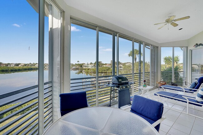 Building Photo - 2703 Captains Way