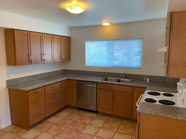 Building Photo - 3745 Portofino Way