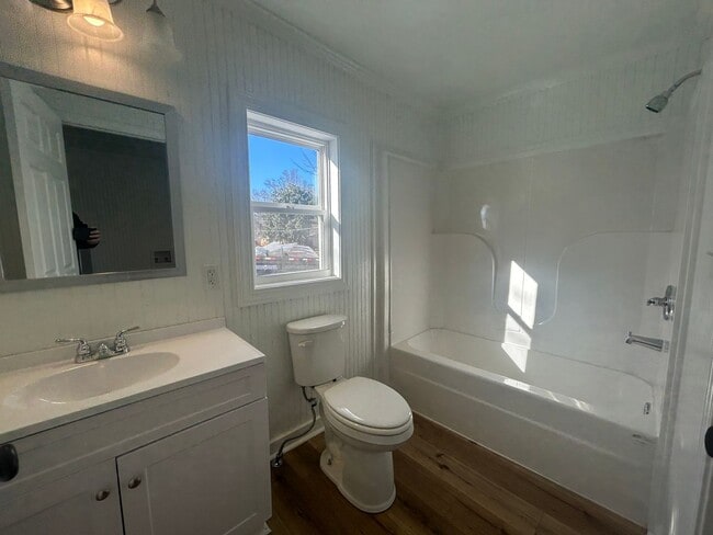 Building Photo - 416 Tyus St