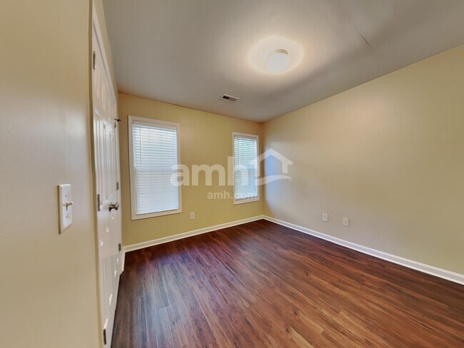 Building Photo - 832 Brookhannah Ct