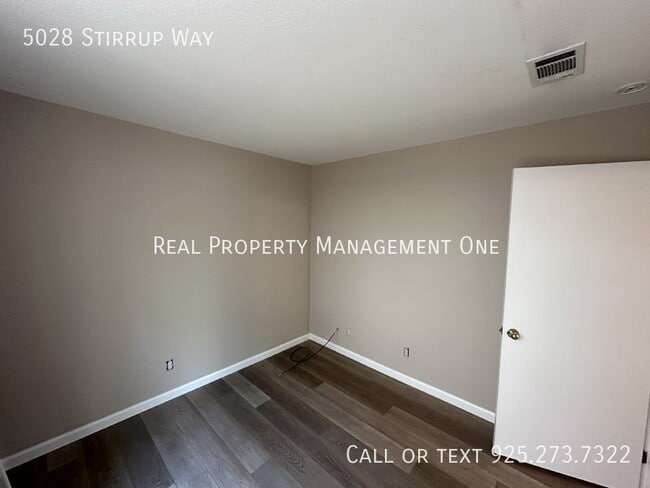Building Photo - 5028 Stirrup Way