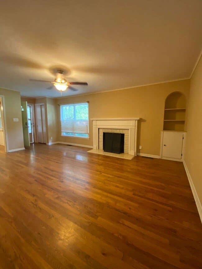 Building Photo - 3 Bed 2 Bath in Phelps Grove