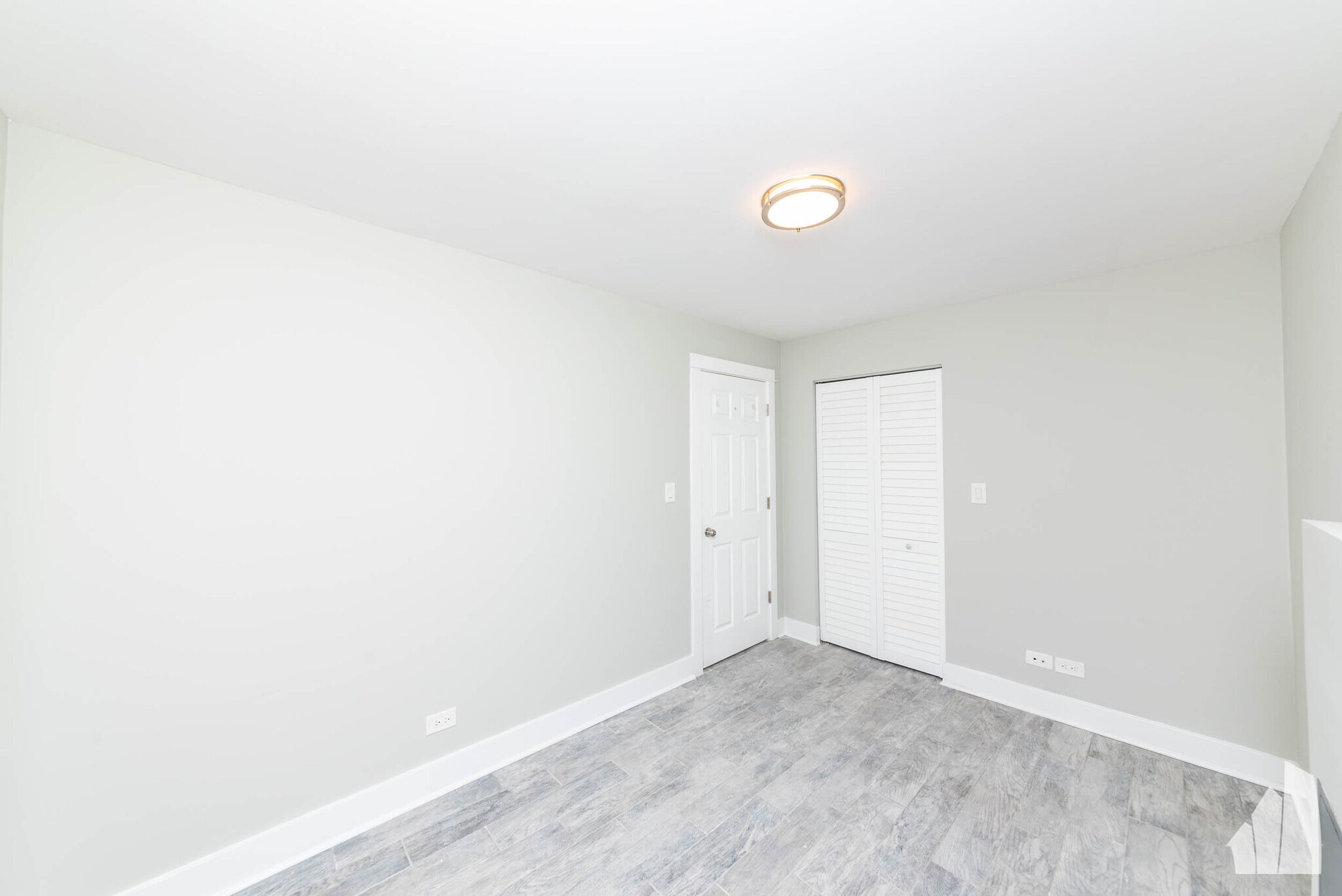 Building Photo - 2437 N Ashland Ave