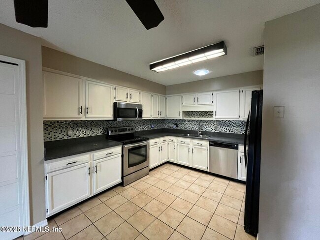 Building Photo - 11376 Golden Plover Ct
