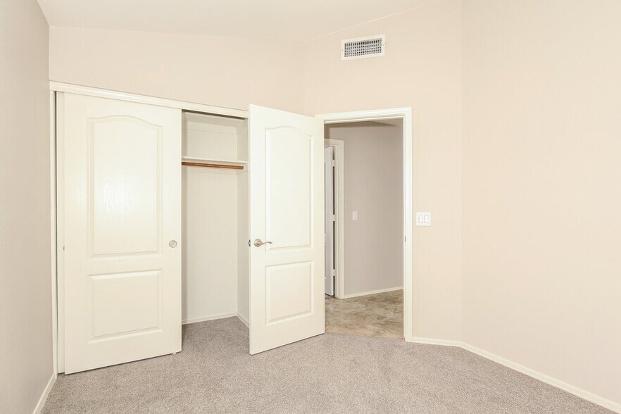 Building Photo - 9830 W Runion Dr