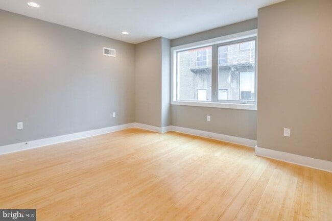 Building Photo - Fishtown Townhome