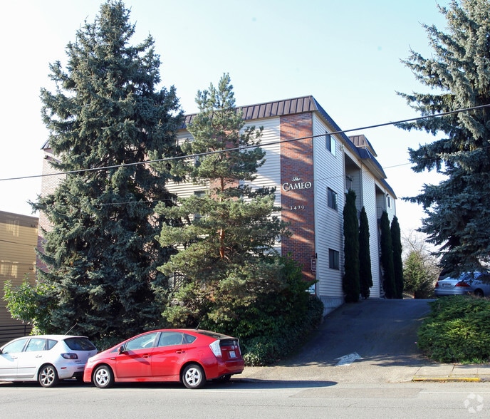 Building - Cameo Apartments