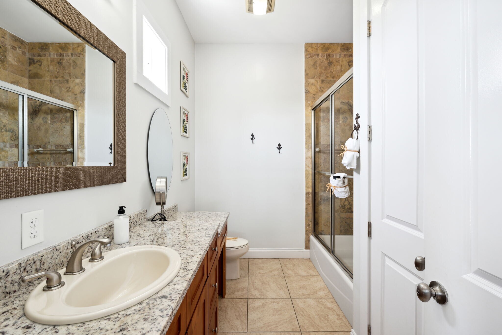 Building Photo - 6226 Thomas Dr