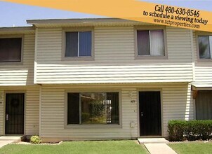 Building Photo - Four bedroom Tempe Townhome!