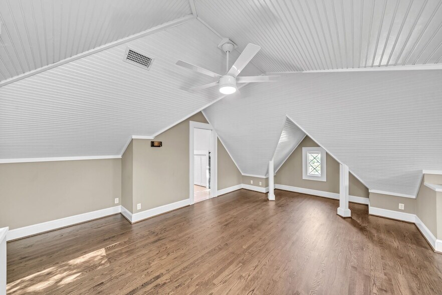 Building Photo - 455 Claire Dr NE
