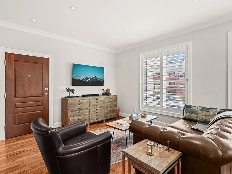 Building Photo - 605 Smedes Pl