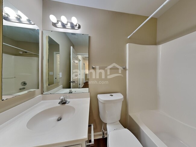 Building Photo - 25 Bellows Falls Dr