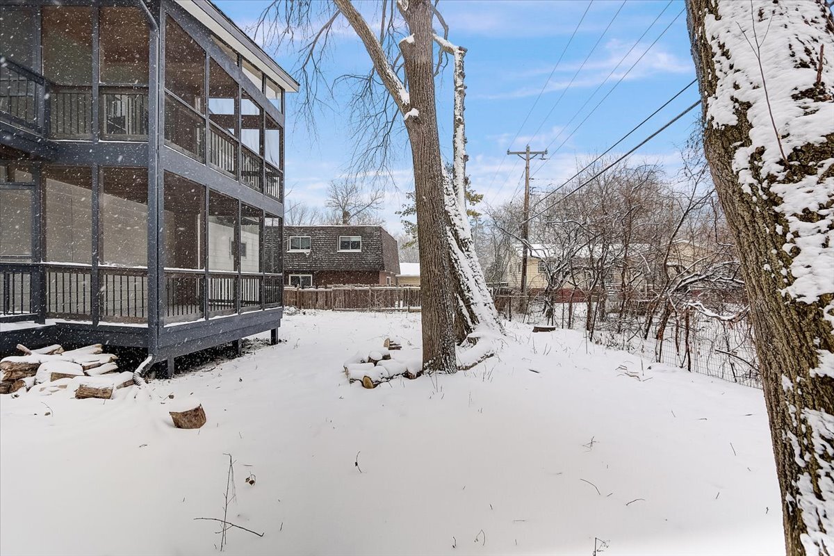 Building Photo - 1719 Carver St