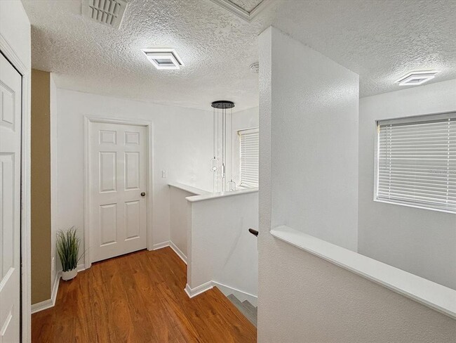 Building Photo - 1302 S Beach Cir