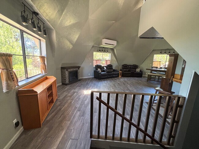 Building Photo - 4-BEDROOM 3-Bathroom FURNISHED Peaceful Country Living