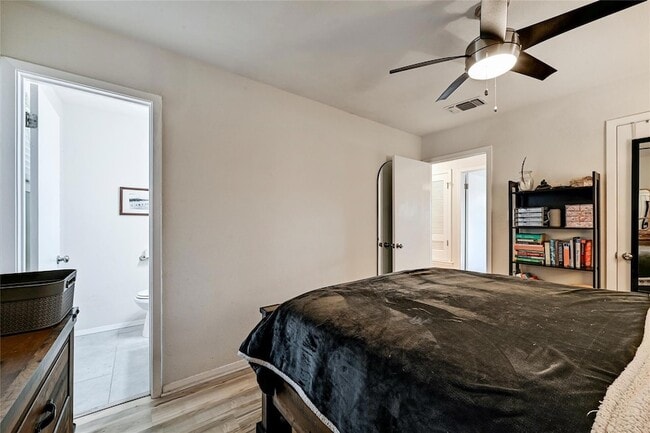 Building Photo - 9702 Oriole Dr