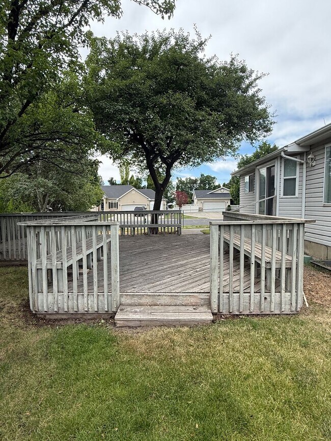Building Photo - 938 E 1420 N