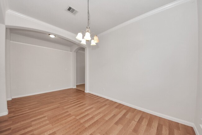 Building Photo - 8719 Sailing Dr