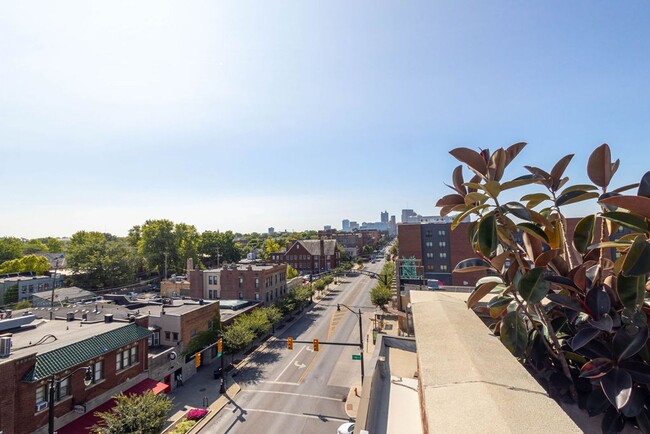 Building Photo - Furnished Downtown 2 BD in Short North! Sa...