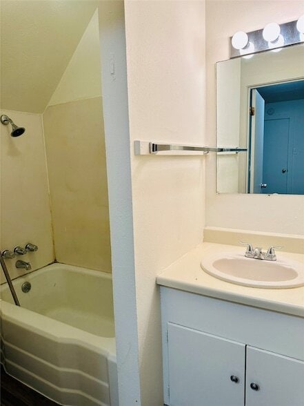 Building Photo - 402 S Bryan-Belt Line Rd