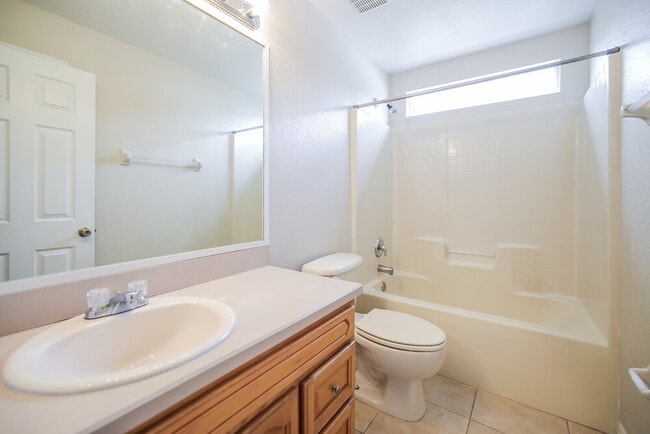 Building Photo - 1236 Apopka Ln