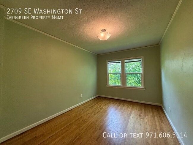 Building Photo - 2709 SE Washington St
