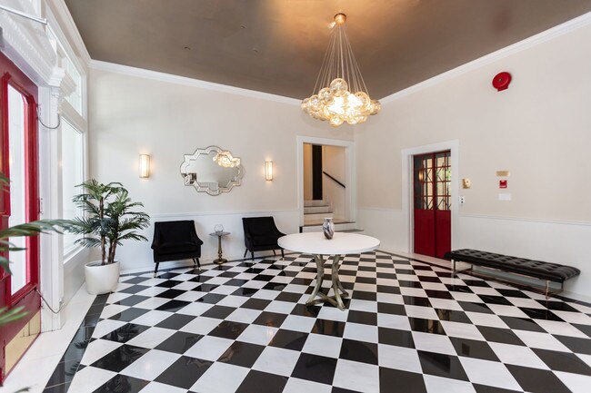 Interior Photo - 655 Stockton