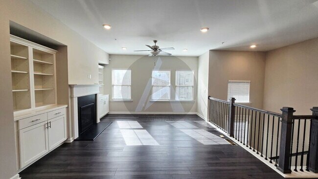 Building Photo - 209 Commons Ave