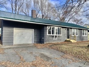 Building Photo - 13 Eaton St