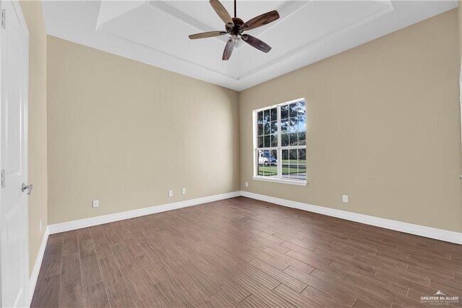 Building Photo - 29 Barcelona Blvd