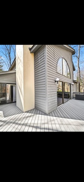 Building Photo - 3001 Lookout Ct