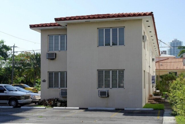 Building Photo - 2101 SW 3rd Ave